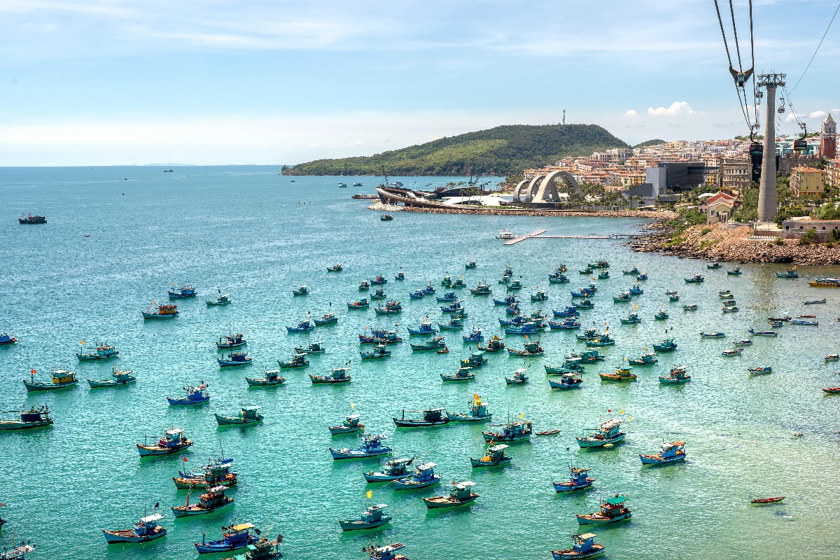 Phu Quoc for Muslim Travelers: Mosques, Halal Food & Beach Guide